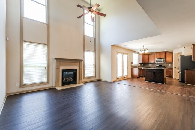 Photo - 3258 Sag Harbor Ct NE