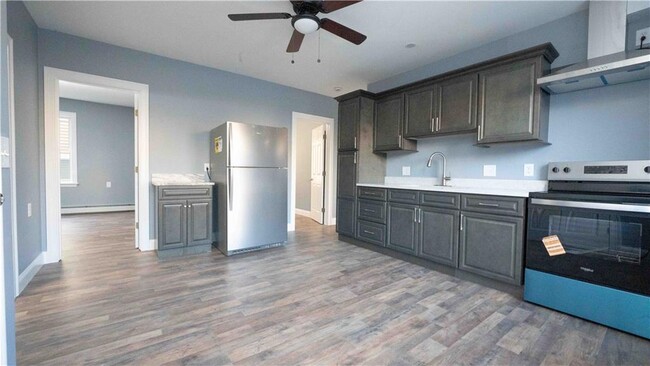 Building Photo - 6 Beacon St Unit 1 Rental