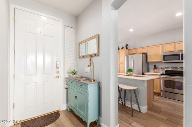 Building Photo - 3725 E Meadowview Dr Rental