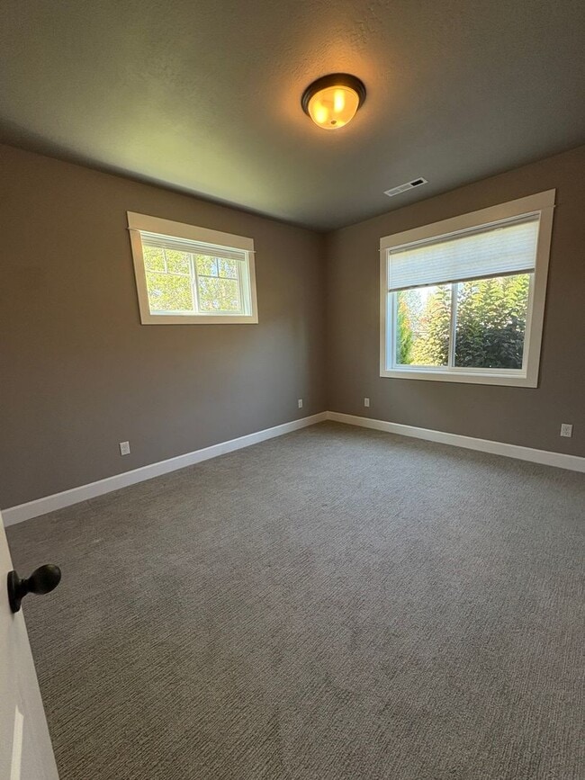 Photo - 426 Frontier Ct