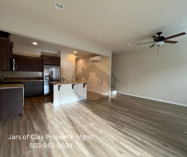 Photo - Great South Salem Townhouse- Move in Ready