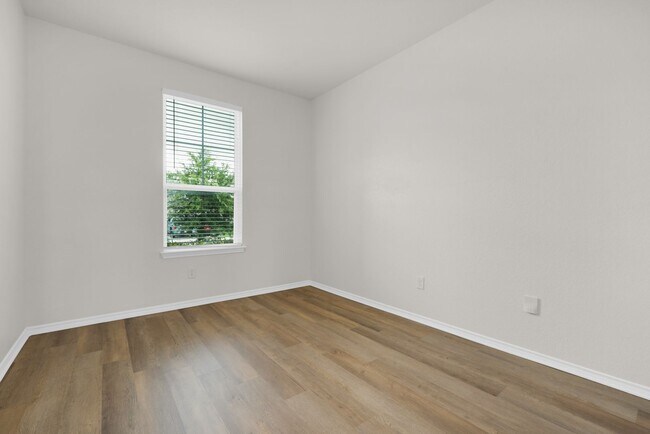 Photo - Spacious 4-Bedroom Rental Home – Ideal for Families & Military Transfers