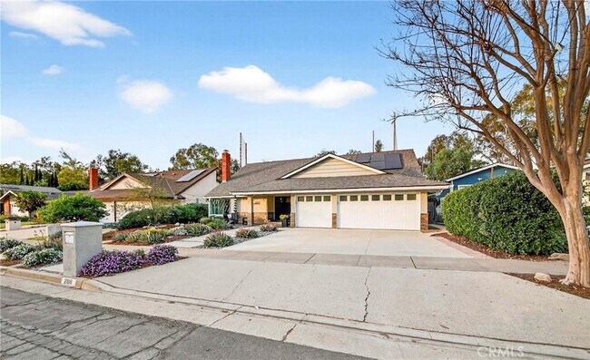 Photo - 2109 Smokewood Ave