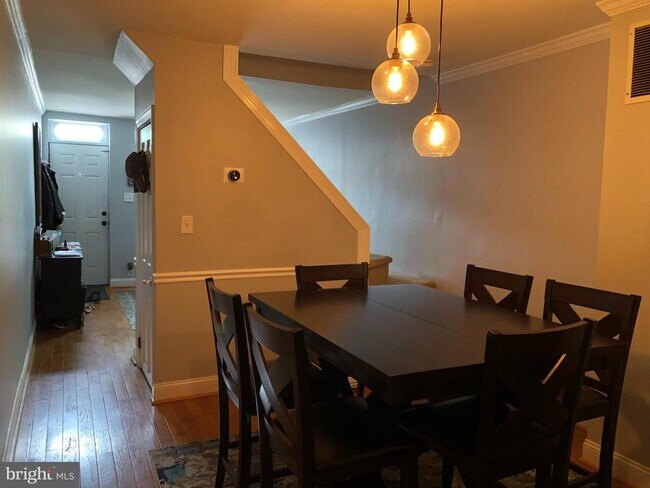 Photo - 1442 Andre St