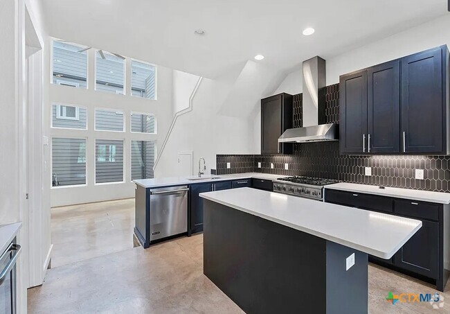 Building Photo - 1143 N Academy Ave Rental