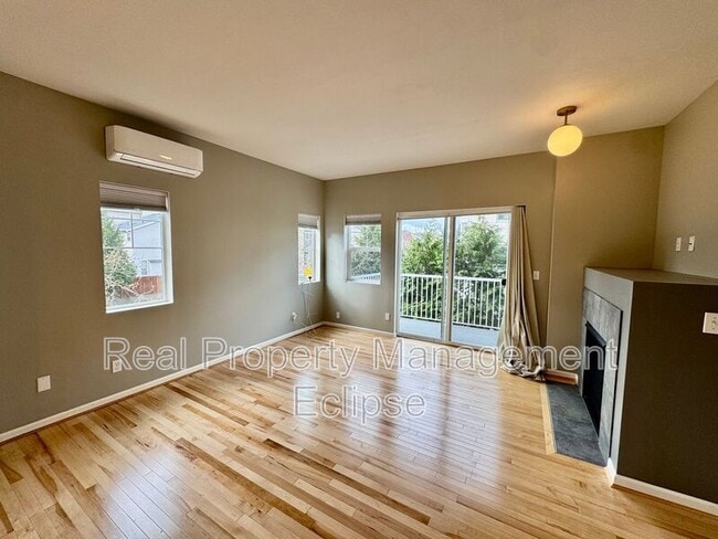 Photo - 305 127th St SE Unit #A