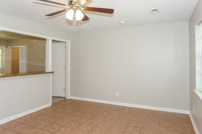 Photo - 507 Plum Dr SW