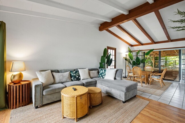 Photo - 2512 Sugar Loaf Ln