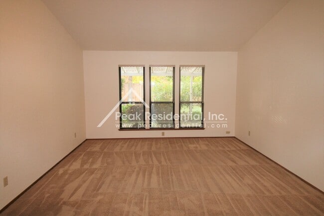 Photo - Wonderful Orangevale 4bd/2ba Home with 2 C...