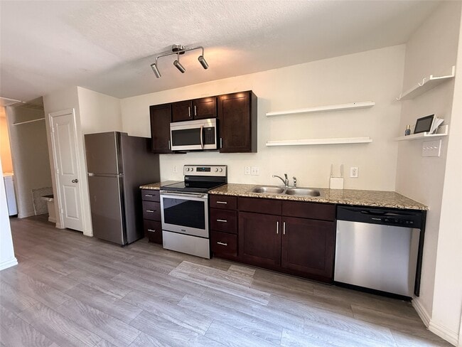 Photo - 964 Ringold St