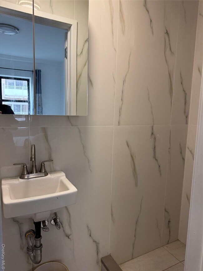 Photo - 43-18 Union St Unidad fl5