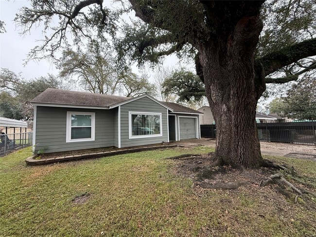 Building Photo - 38 Wellford St