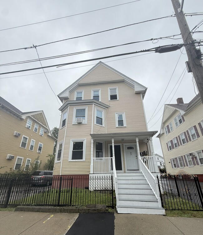 Building Photo - 32 Goddard St Unit 1