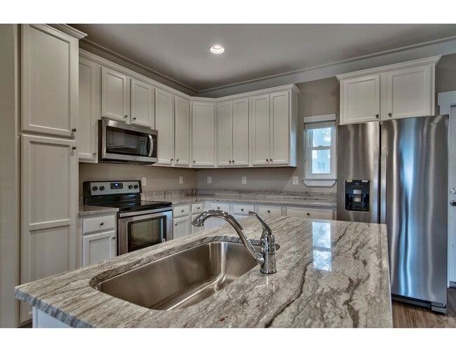 Photo - Beautiful 2/2.5 Townhouse in the heart of Freeport