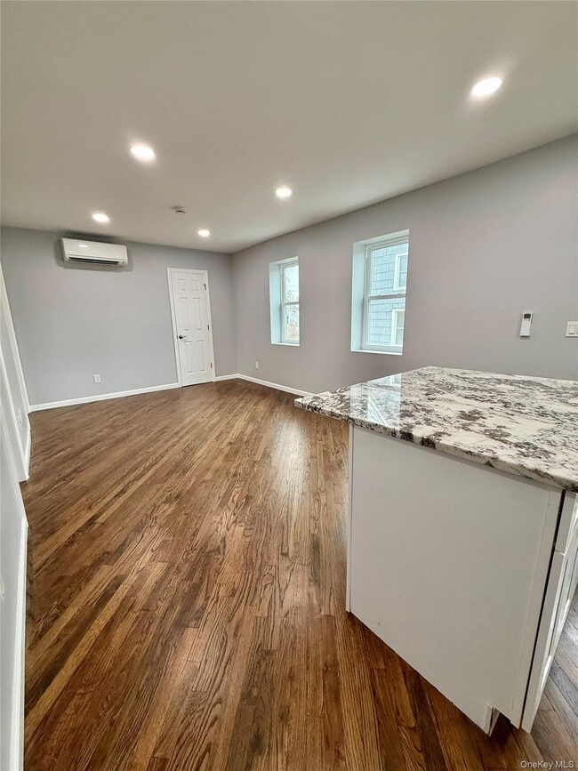 Photo - 19 Lee Ave Unit 2