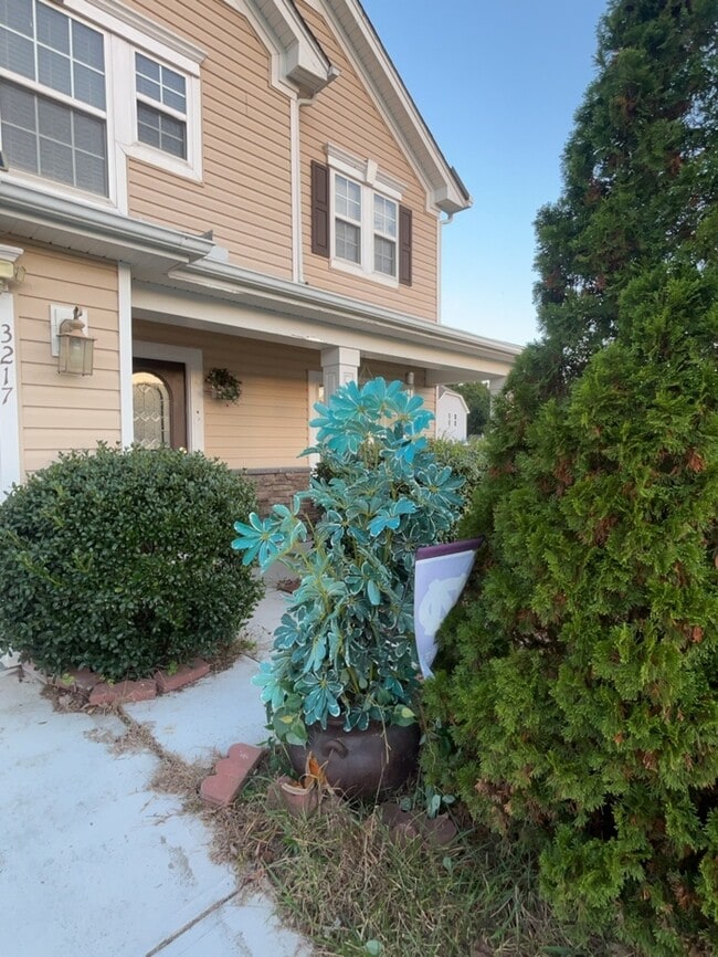 Photo - Spacious 4-Bedroom Home with Expansive Lof...