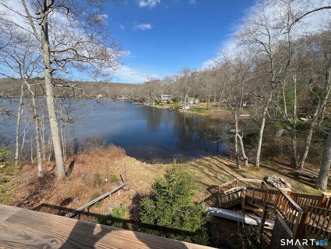 389 Wyassup Rd