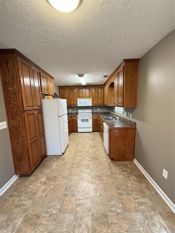 Photo - 406 James Ct