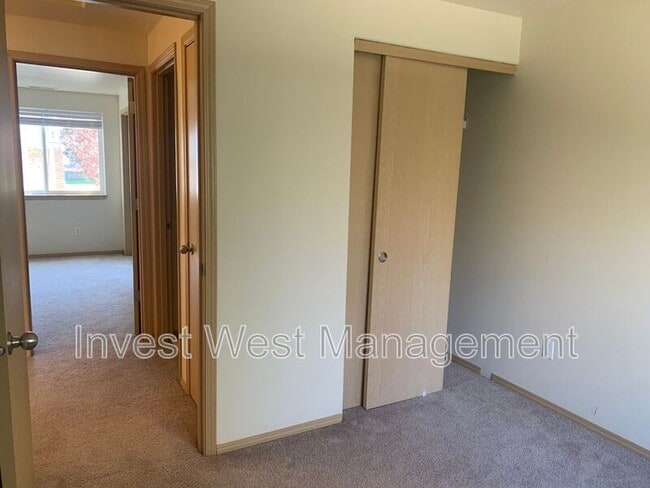 Photo - 359 NE Lechner St