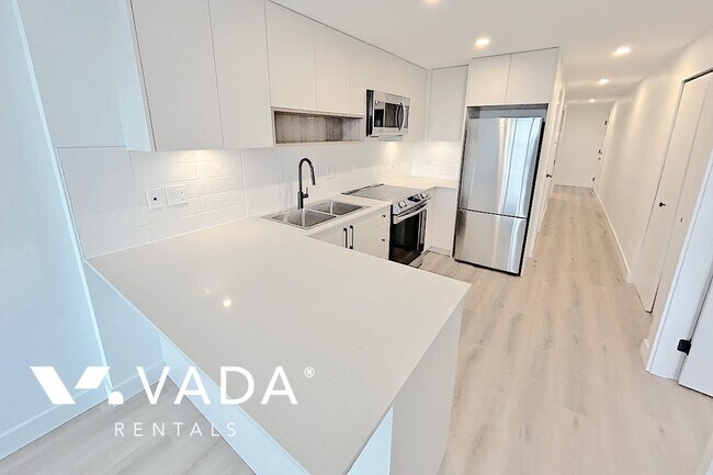 Photo - 3068 Kingsway Unit 1