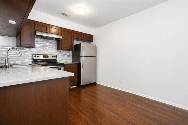 Photo - 5608 Cougar Dr Unidad 107