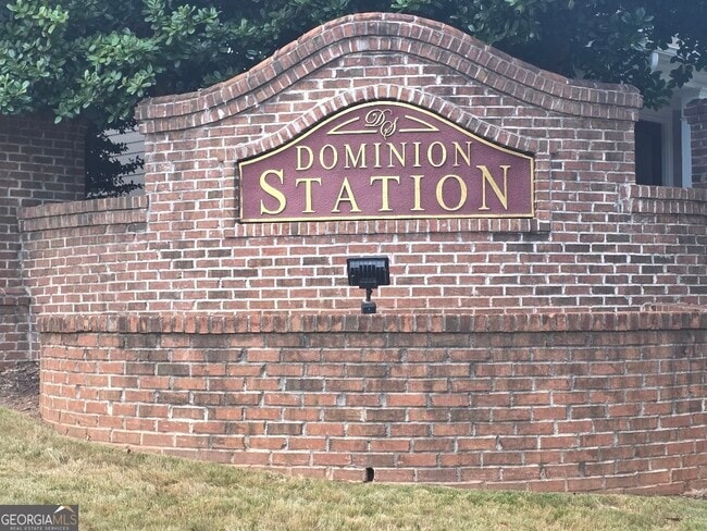 Photo - 1081 Brittania Rd