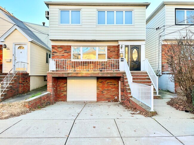 Photo - 182 W 32nd St Apartments Unit 2