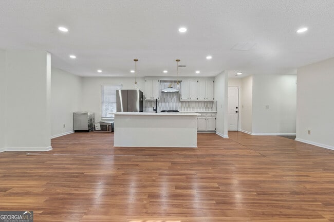 Photo - 2095 Uniwattee Trail SE