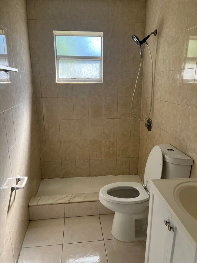 Photo - 1440 SW 41st Ave