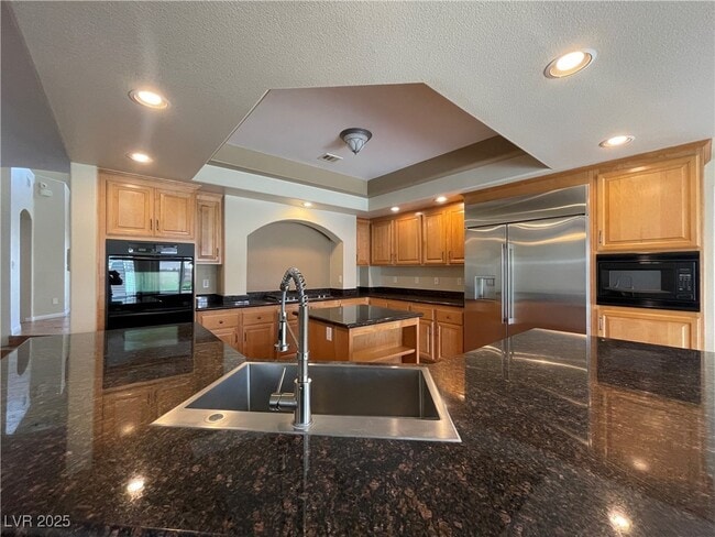 Building Photo - 11002 Inverlochy Ct