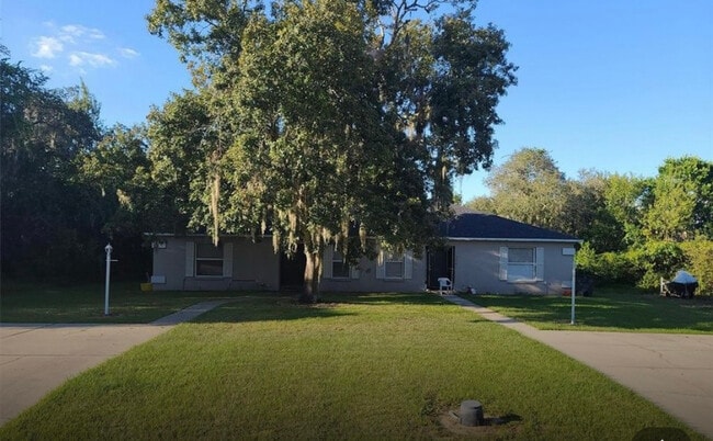 Photo - 3241 Courtney Dr House
