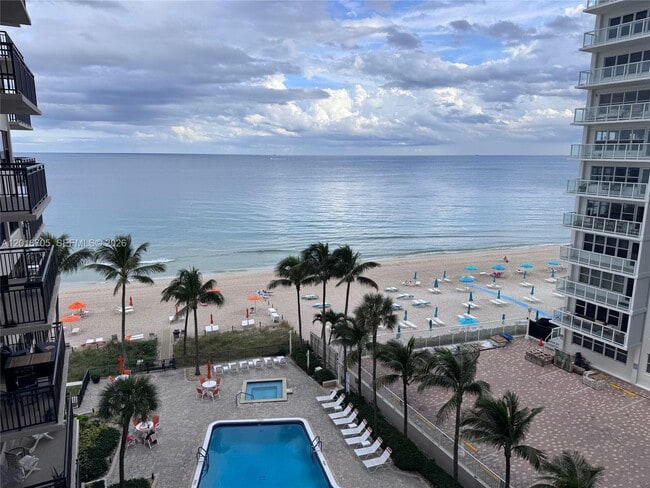 Building Photo - 3800 Galt Ocean Dr Unit 709
