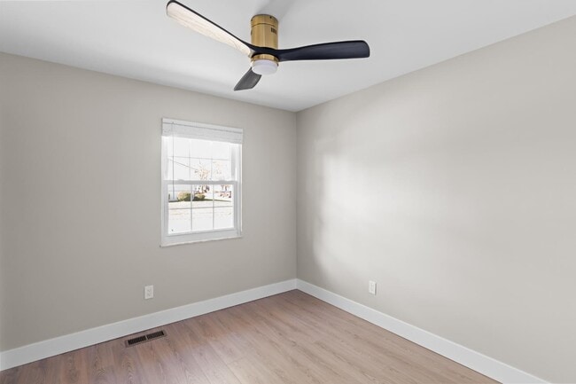 Photo - 2180 Glenoro Dr