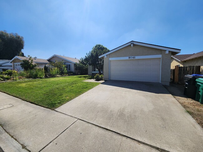 Building Photo - Single Story 2 Bedroom House - Completely Remodeled