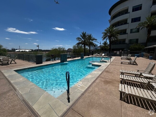Building Photo - 2 Bed 2 Bath Furnished Condo Tempe Resort-...