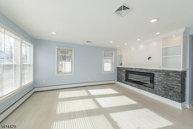 Photo - 315 Lake Shore Dr