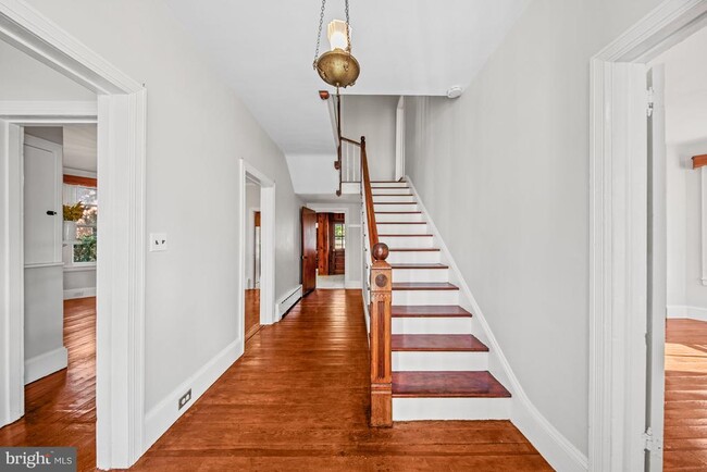 Photo - 817 Locust St