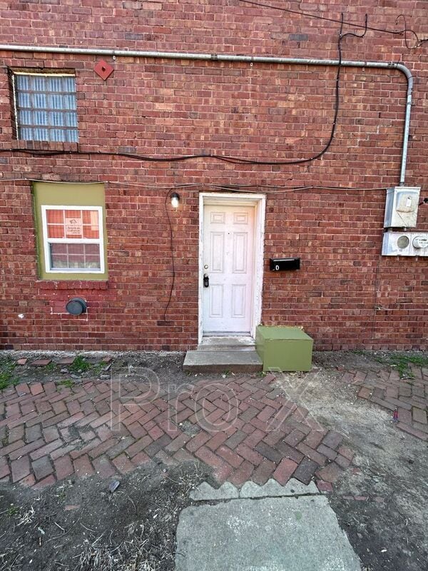 Photo - 101 S Elm St