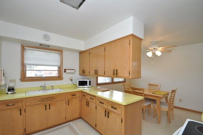 Photo - 7134 W Lakefield Dr