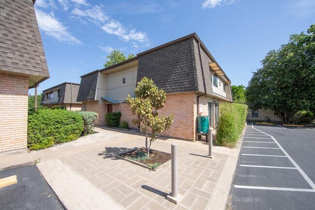 Photo - 5506 Grover Ave Unit A102