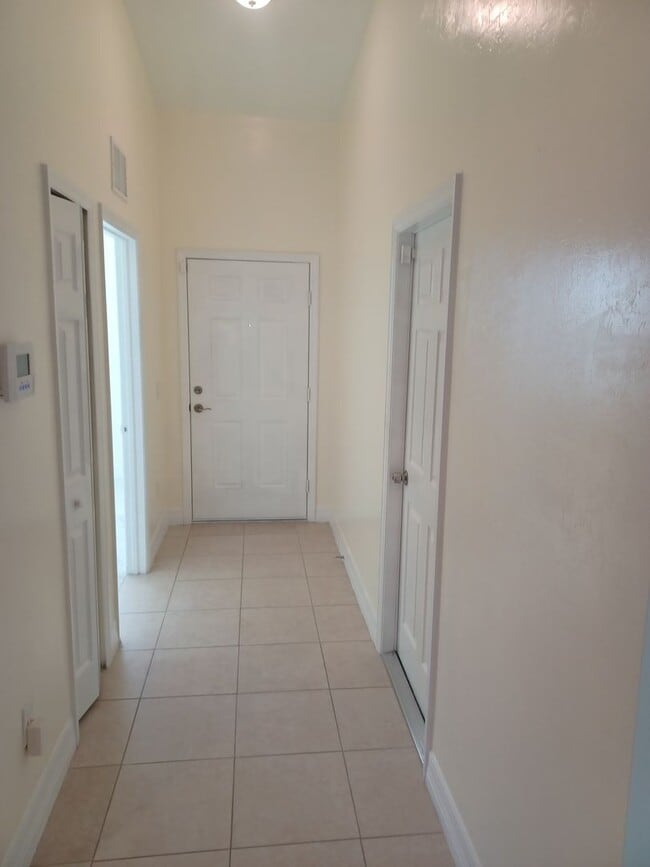 SW area 3/2/2 Duplex with a fenced in yard