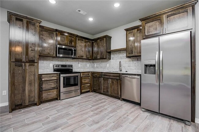 Photo - ***1903-B Azlin Place***