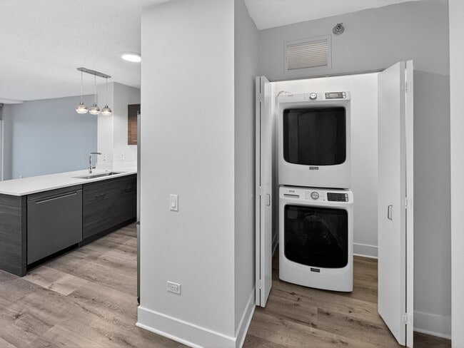 Photo - 304 N Canal St Unit 2106