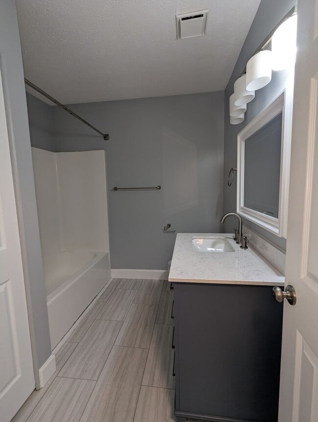 Photo - 4 Bedroom Home In Radcliff!