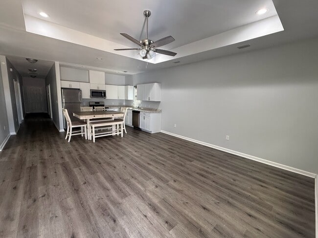 Photo - 1725 Holton St