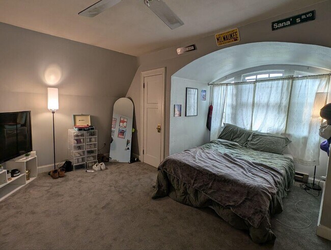 Photo - 3040 N Farwell Ave