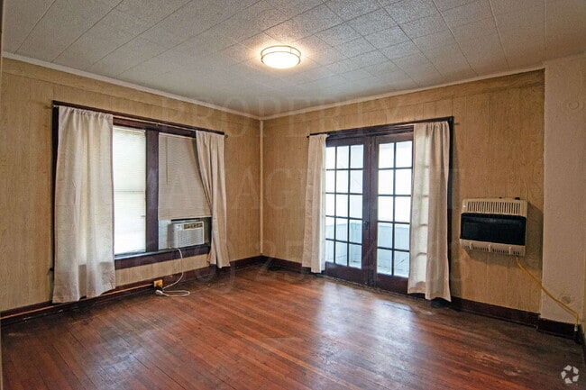 Building Photo - Studio Apartment Unit Apt. #06