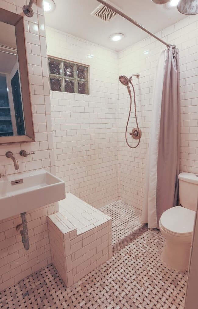 Photo - 1020 Ridgewood Ave