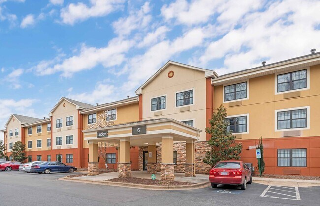 Furnished Studio-Asheville - Tunnel Rd.