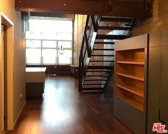 Photo - 530 S Hewitt St Unidad 147